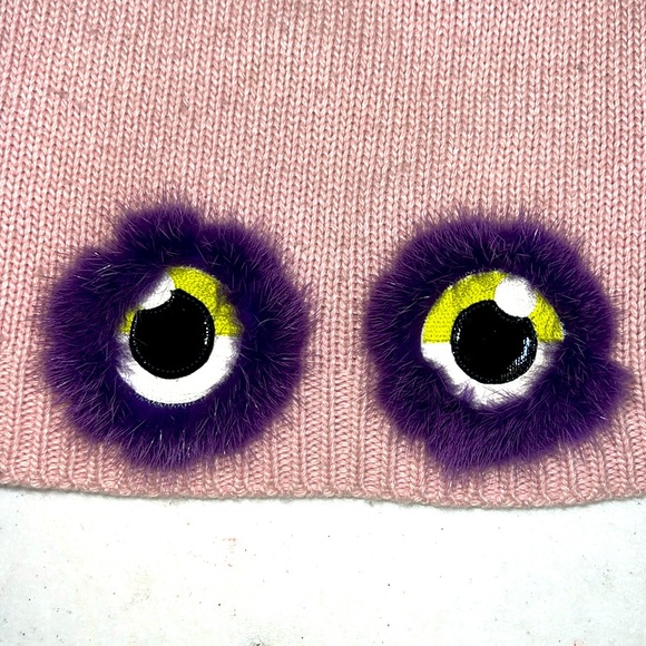 FENDI PINK BEANIE HAT - Picture 4 of 7